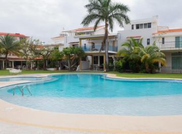 Villa · 320m² · 3 Recámaras · 2 Estacionamientos · Villa en Venta en Poktapok