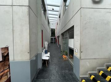 306c0cbee0f1c0693ee7268e342fb9d3843509f6eb3ab9c4e967278f5edd754c · Edificio en Renta con Uso de Suelo Educativo en Coyoacan