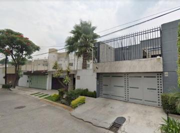Casa de 3 habitaciones, Naucalpan de Juárez · Casa en Bosques de Echegaray con Patio, 3 Recamaras, Cerca de Centro Comercial y Vias Rapidas.