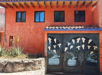 Casa de 5 habitaciones, Jojutla · Casa en Venta en Tequesquitengo a Orilla del Lago
