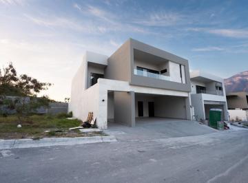 Casa · 380m² · 3 Recámaras · 3 Estacionamientos · Venta de Casa Nueva Zona Carretera Nacional El Uro