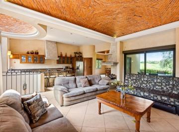 Casa · 338m² · 3 Recámaras · 2 Estacionamientos · Casa - Club de Golf Desarrollo Las Ventanas
