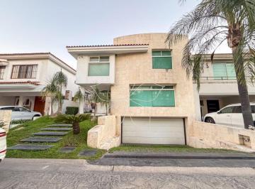 Casa de 4 habitaciones, Zapopan · Residencia en Venta Ubicada en Valle Real, Jal, Zapopan.