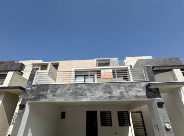 Casa de 3 habitaciones, García · Casa en Ayucca Residencial de 3 Niveles