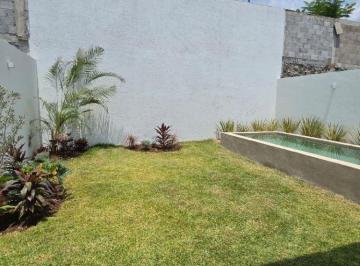 Casa en condominio de 2 habitaciones, Cuernavaca · ¡Moderna Casa con Alberca Propia, Al Norte de Cuernavaca!