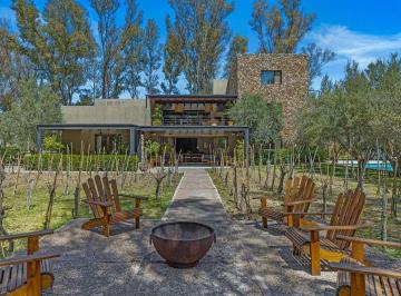 0b55ab85cd75d6b9d0a1fad653af290a42fdd4d8dd7b0c83dc4b462b1920df94 · Residencia Ecuestre con Vistas a Viñedos en San Miguel de Allende