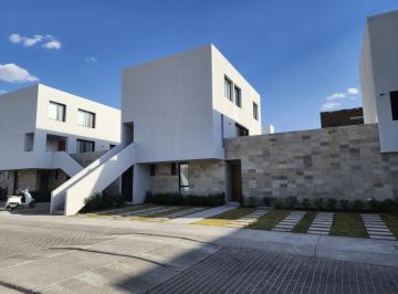 Casa · Casa en Fraccionamiento Cumbres del Lago
