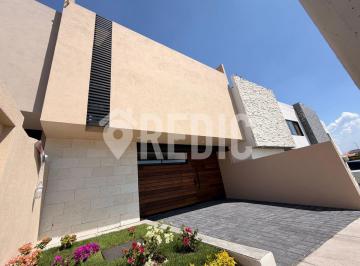 Casa de 4 habitaciones, El Marqués · Casa en Venta en Refugio de 4 Rec con Roof