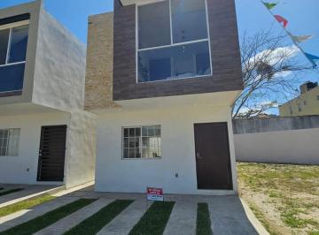 Casa · 114m² · 3 Recámaras · 2 Estacionamientos · Casa en Venta Col. Floresta