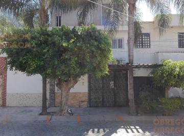 Edificio · 417m² · 7 Recámaras · 2 Estacionamientos · Edificio en Venta en Real Providencia, León Gto