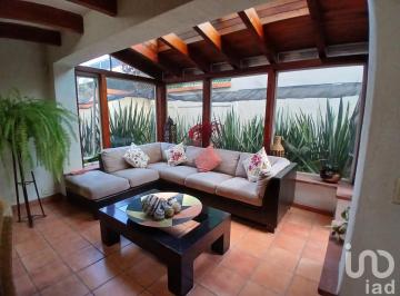 Casa · 355m² · 3 Recámaras · 4 Estacionamientos · Casa en Venta en Metepec Estado de Mexico Cerca Town Square