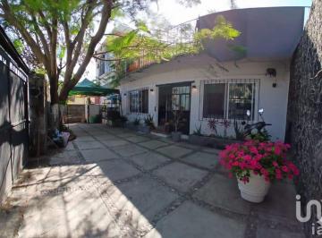 Casa · 148m² · 4 Recámaras · 3 Estacionamientos · Casa en Venta con 2 Recámaras y Baño Completo en Planta Baja en Acapatzingo, Cuernavaca, Morelos