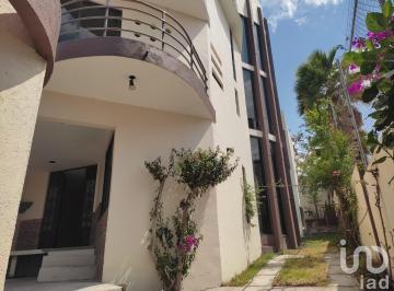 Casa · 306m² · 4 Recámaras · 3 Estacionamientos · Casa en Venta Villa Satelite La Calera Puebla