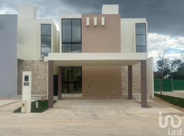 Casa · 139m² · 3 Recámaras · 2 Estacionamientos · Casa Nueva en Venta en Conkal Yucatan con Descuento Incluye Piscina y Garage Techado