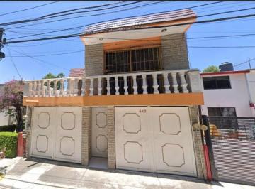 Casa de 4 habitaciones, Tlalnepantla de Baz · Bonita Casa en Valle Dorado, Tlalnepantla, México