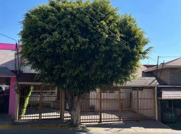 Casa · 300m² · 3 Estacionamientos · Casa en Lomas de Bellavista