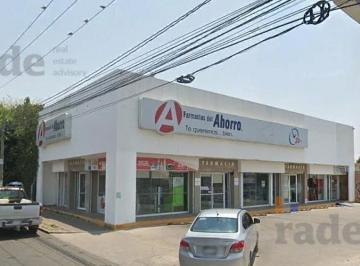 Local comercial · 242m² · 8 Estacionamientos · Local en Renta en Prolongación Pasteur, Querétaro