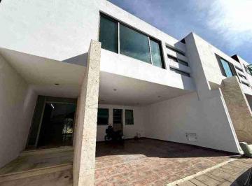 Casa · 207m² · 3 Recámaras · Casa en Venta en San José Xilotzingo