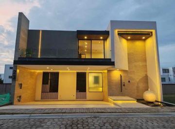 Casa · 294ha · 4 Recámaras · Casa en Venta en Lomas de Angelópolis