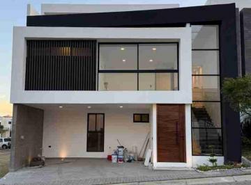 Casa · 145m² · 4 Recámaras · Casa en Venta en Lomas de Angelópolis