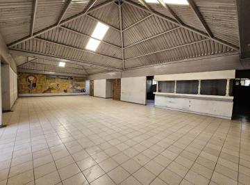 Local comercial · 1100m² · 8 Estacionamientos · Local en Renta en Pueblo Nuevo