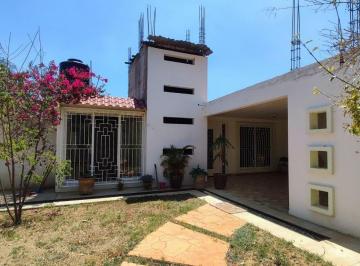 Casa · 591m² · 2 Recámaras · 6 Estacionamientos · En Venta Bonita Casa en Atzompa, Oaxaca.