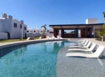 Casa de 4 habitaciones, Puerto Vallarta · Casa en El Coto Las Moras con Alberca a un Costado de La Plazacentrocity Aramara