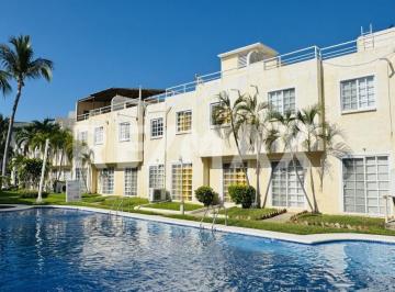 Casa · 117m² · 3 Recámaras · 1 Estacionamiento · Inversión en Acapulco | Villa con Roof Garden en Puente del Mar Casa Vacacional en Venta | Propiedad