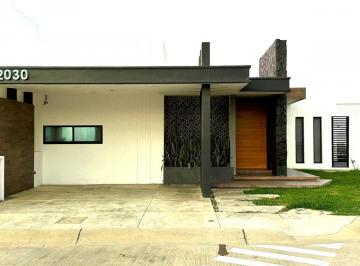 Casa · 200m² · 3 Recámaras · 2 Estacionamientos · Casa en Renta en Altabrisa