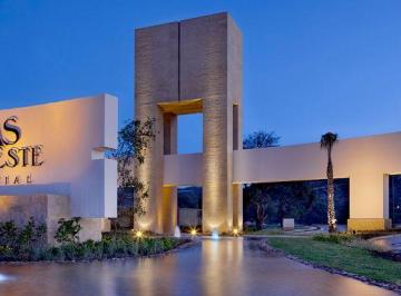 Terreno / Lote en Venta   · Terrenos en Venta Fracc. Lomas Punta del Este / Zona Sur / León Gto
