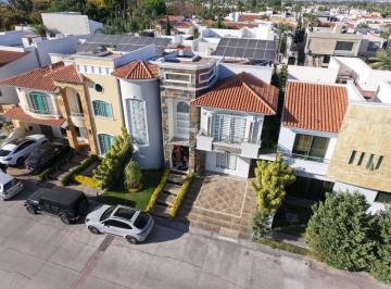 Casa de 5 habitaciones, Zapopan · Casa en Renta Amueblada en Jardin Real