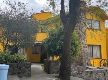 Casa · 282m² · 4 Recámaras · 2 Estacionamientos · Casa en Barrio San Francisco