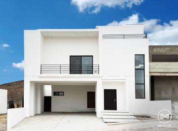 Casa de 3 habitaciones, Chihuahua · Casa en Venta Condesa Rejon con Roof Top Frente a Parque Zona Reliz