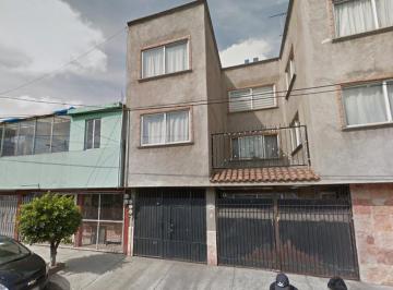 Casa de 4 habitaciones, Iztapalapa · Casa en Venta en Constitución de 1917, Iztapalapa