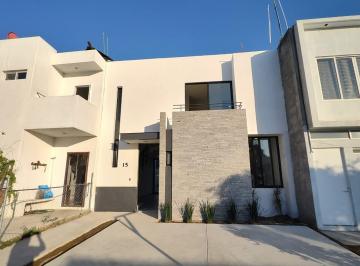 Casa · 127m² · 3 Recámaras · 2 Estacionamientos · Casa en Venta Manzanillo