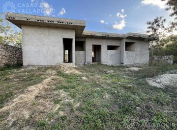 Casa · 172m² · 2 Recámaras · 2 Estacionamientos · Casa en Venta en Tikuch (Obra Gris)