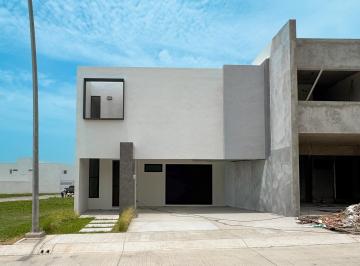Casa · 214m² · 3 Recámaras · 2 Estacionamientos · Casa en Frennte a Parque Preventa en Lomas del Dorado