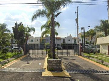 Casa de 3 habitaciones, San Pedro Tlaquepaque · Remate Hipotecario en Parques de Tlaquepaque Coto Privado Paseo de Los Principes