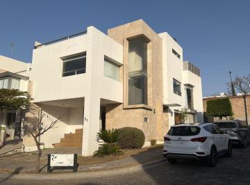 Casa · 257m² · 3 Recámaras · 2 Estacionamientos · Casa en Venta en Esquina. Parque Castellana. Lomas de Angelopolis