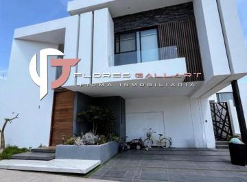Casa en condominio · 370m² · 3 Recámaras · 2 Estacionamientos · Casa en Venta en Residencial Tamarindos Al Norponiente de La Ciudad de Aguascalientes