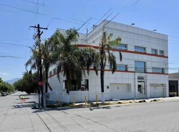 1 · Oficina Equipada en Venta en Monterrey