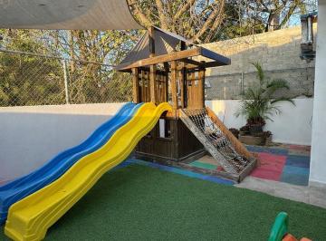 Casa uso de suelo de 4 habitaciones, Tlajomulco de Zúñiga · Propiedad Comercial Muy Linda en Venta con Ubicación Estratégica