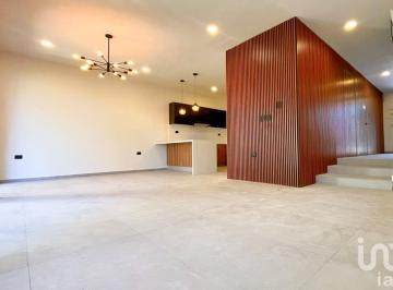 Casa · 224m² · 3 Recámaras · 2 Estacionamientos · Casa 3 Rec en Parque Cuernavaca Lomas III | 224 m² | $4.65 m