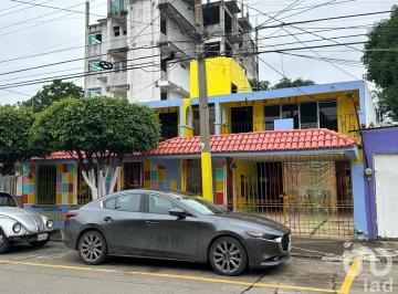 Casa · 250m² · 4 Recámaras · 2 Estacionamientos · Casa en Venta en Cazones, Poza Rica, Veracruz