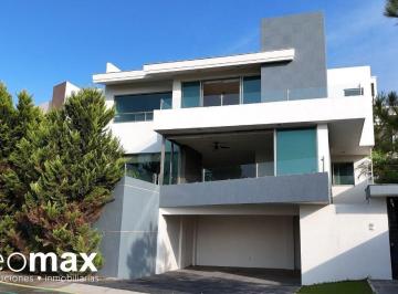 Casa de 4 habitaciones, Zapopan · Hermosa Residencia Dentro de Coto a 2 Minutos de Plaza Panorámica con Vista Espectacular Al Bosque
