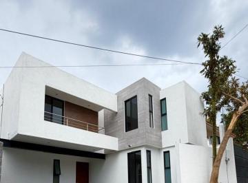 Casa · 270m² · 4 Recámaras · 2 Estacionamientos · Casa en Venta en Cuernavaca