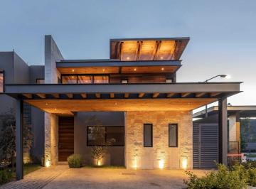Casa en condominio de 3 habitaciones, Querétaro · Casa en Altozano Querétaro, Gran Diseño con 3 Recamaras Todas con Baño y Excelentes Espacios
