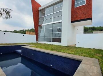 Casa en condominio de 3 habitaciones, Cuernavaca · ¡Moderna Casa con Doble Altura en Cumbres de San Nicolas!