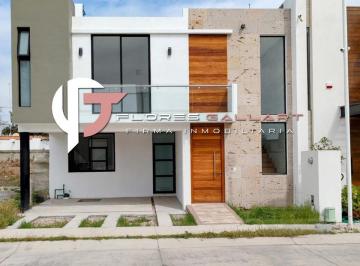 Casa en condominio · 198m² · 3 Recámaras · 2 Estacionamientos · Casa en Venta en Fracc. Albería Al Poniente de La Ciudad de Aguascalientes