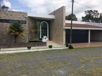 Casa de 5 habitaciones, Puebla · Excelente Casa de un Nivel con Alberca Interna en Fracc Privado con Vigilancia